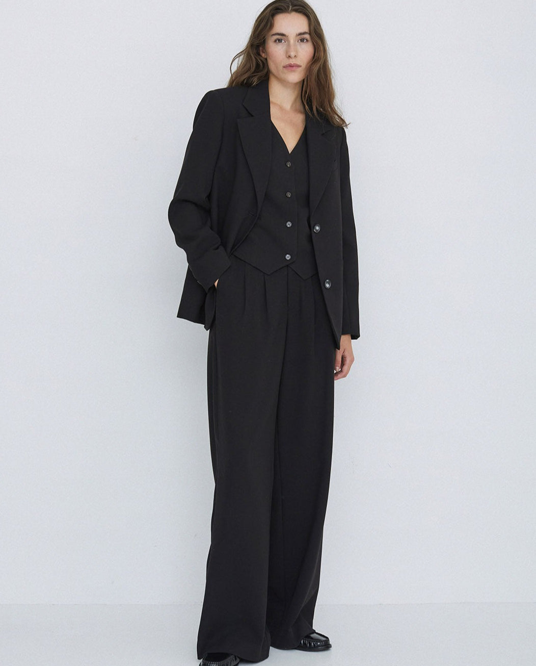 Wide Pleated Trousers in Black