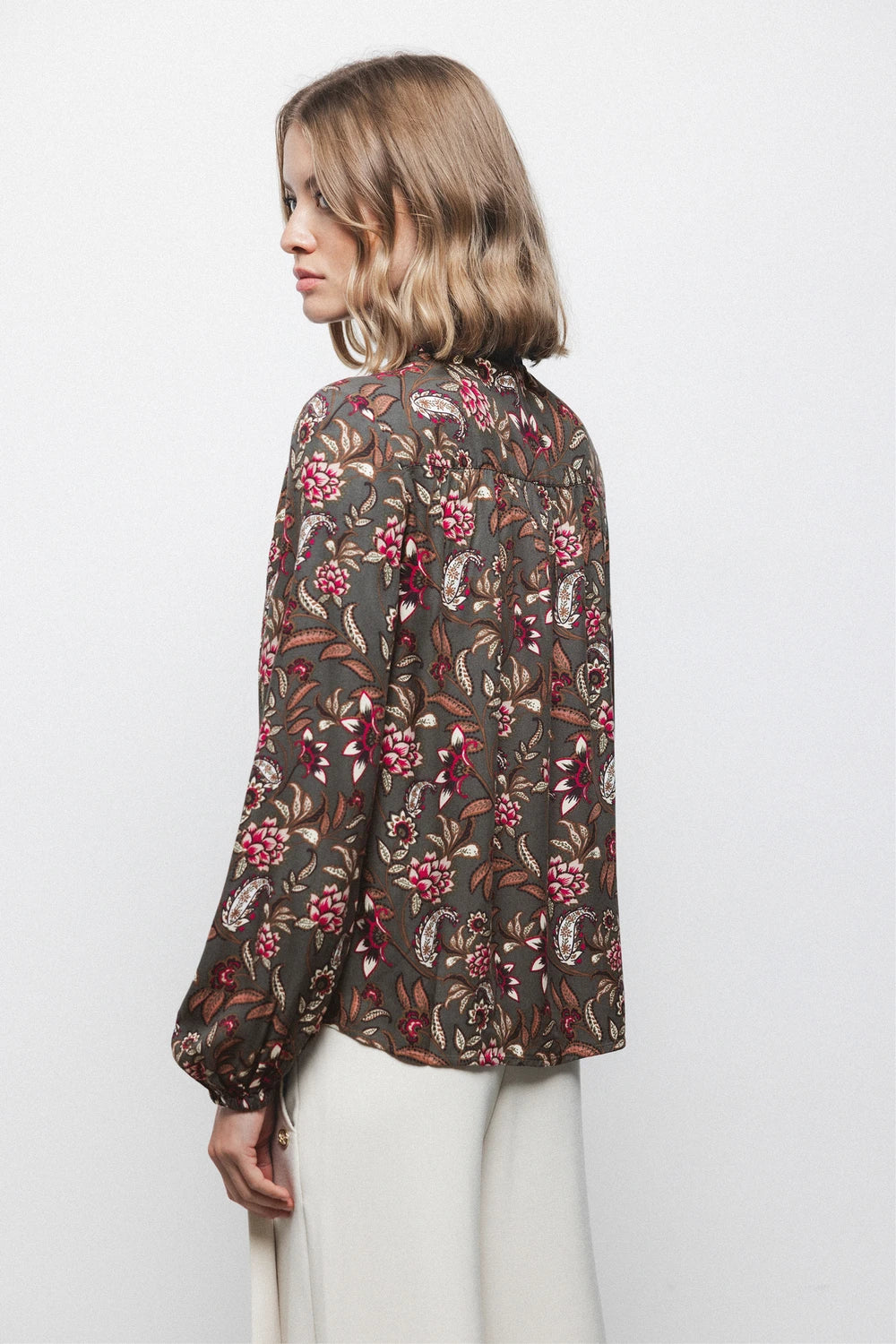 Floral Print Blouse in Anthracite