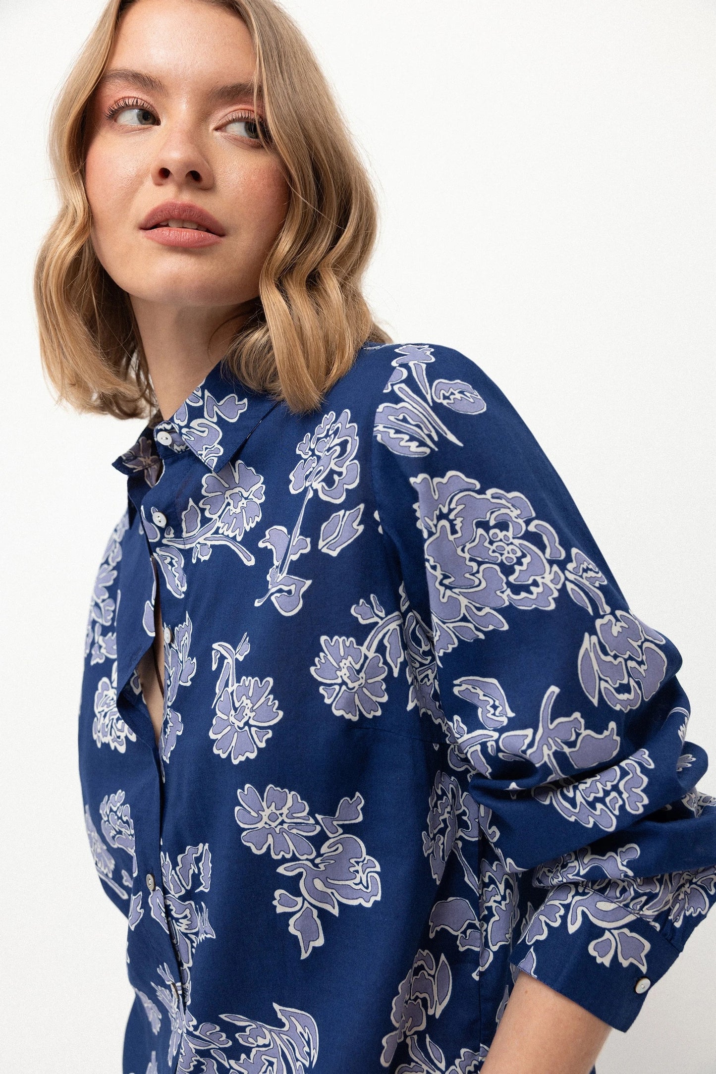 Floral Lilac Print Cotton Shirt in Blue