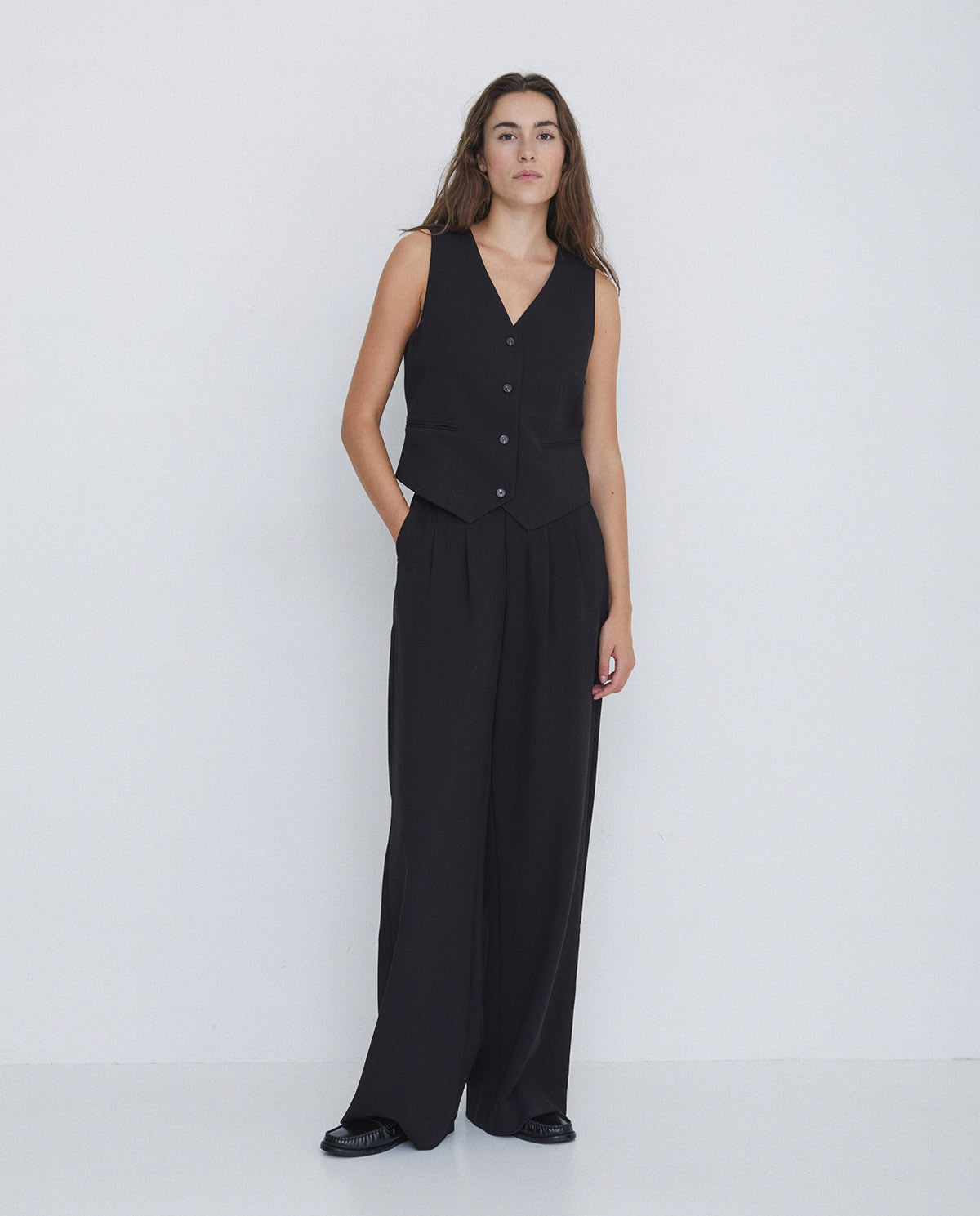 Wide Pleated Trousers in Black