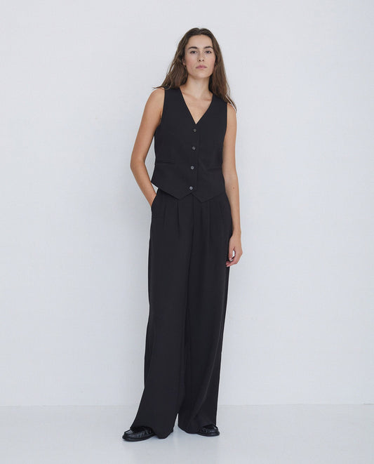 Wide Pleated Trousers in Black