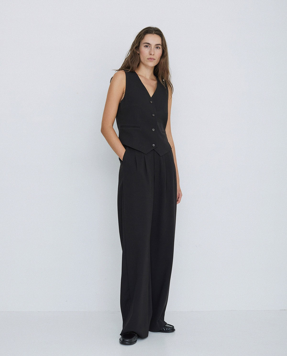 Wide Pleated Trousers in Black