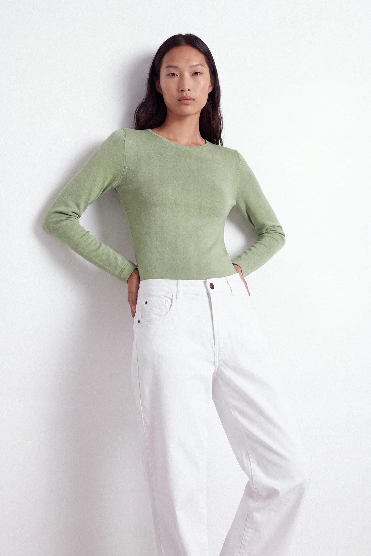 Round-Neck Knit Sweater in Water Green