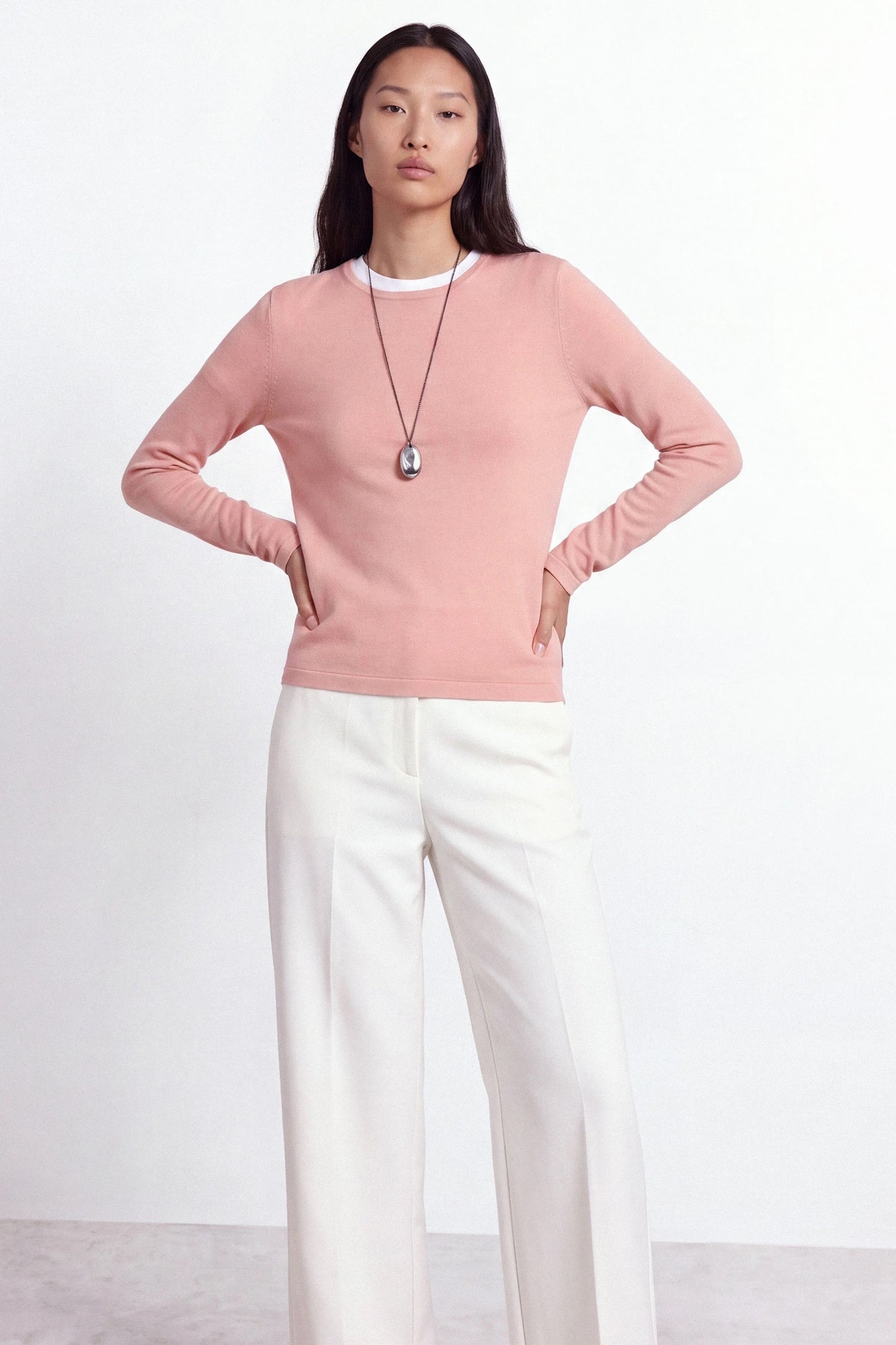 Round-Neck Knit Sweater in Old Pink