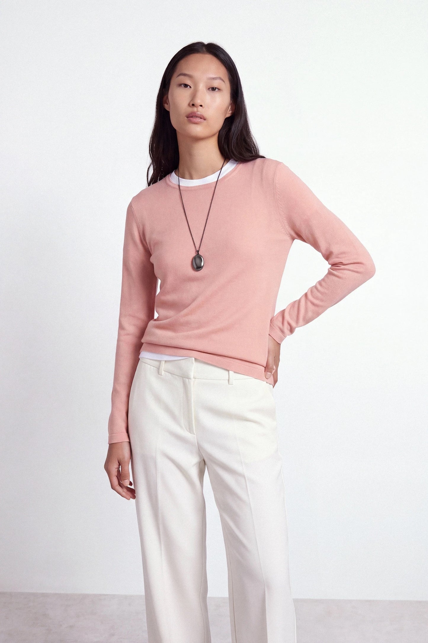 Round-Neck Knit Sweater in Old Pink
