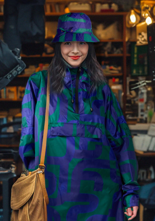 Bob Bobi Calligraphy Waterproof Bucket Hat in Green