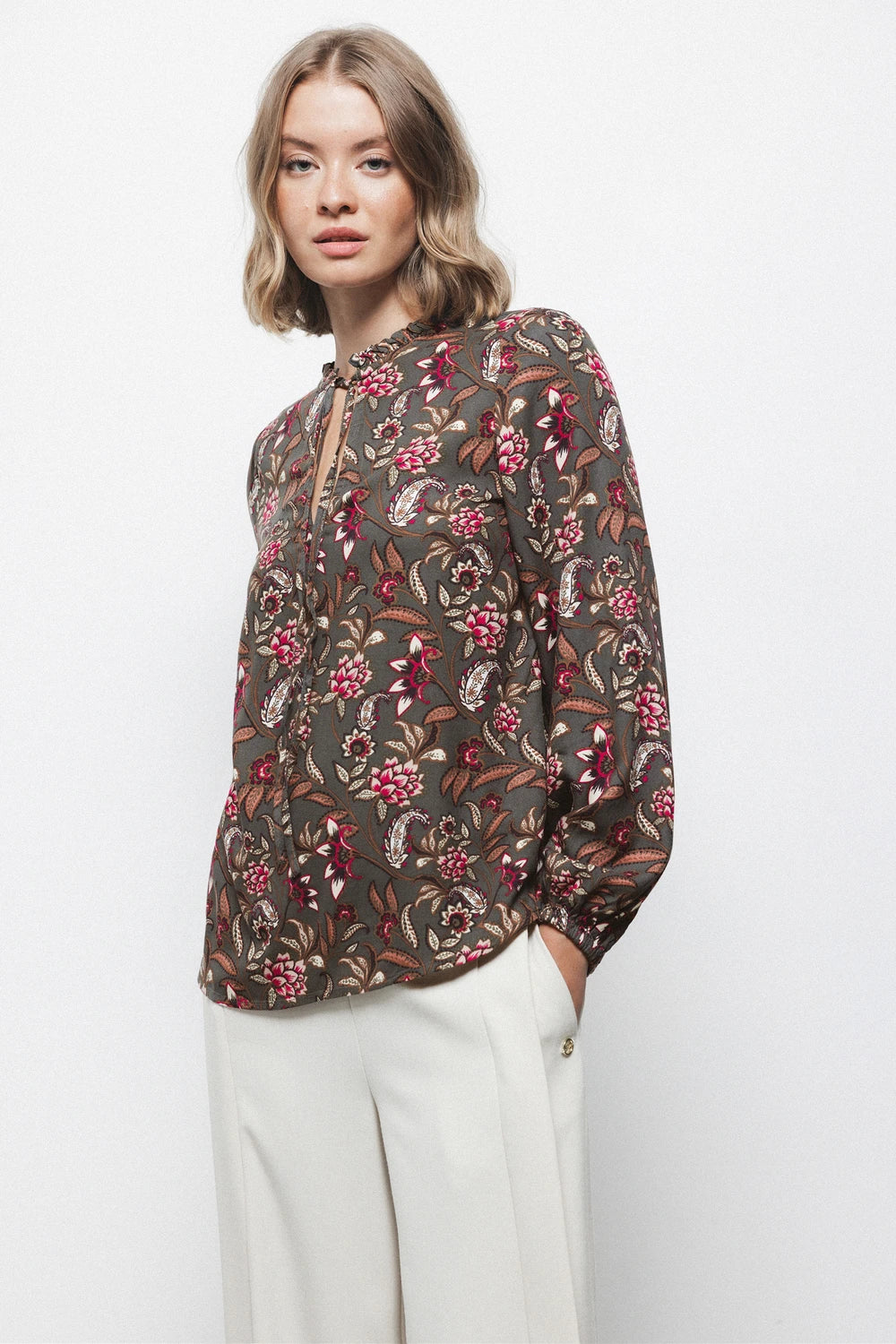 Floral Print Blouse in Anthracite